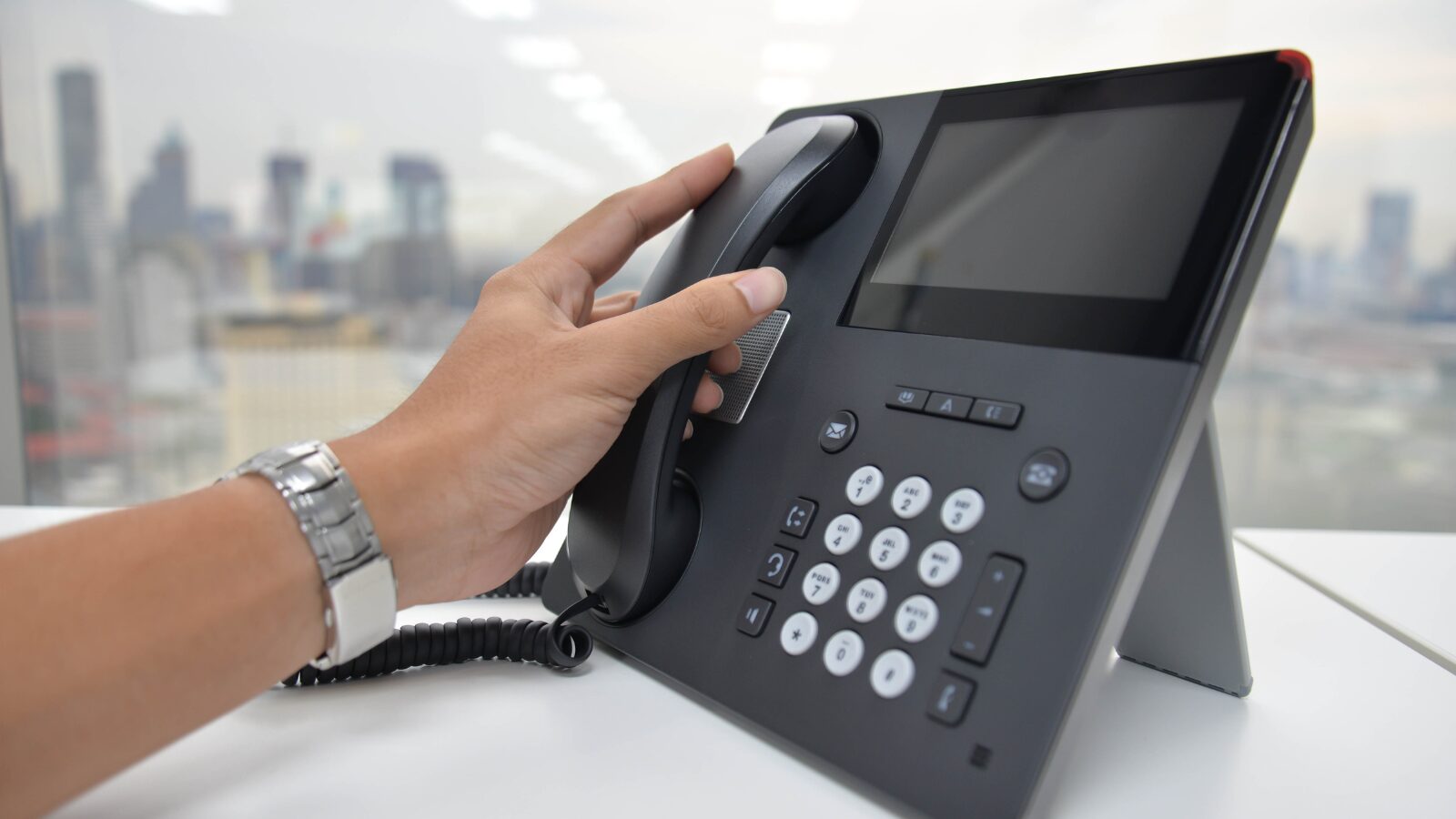 The Ultimate Guide to Cloud Phone System - Beardon